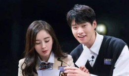 国产区情侣,浪漫瞬间，温馨时光